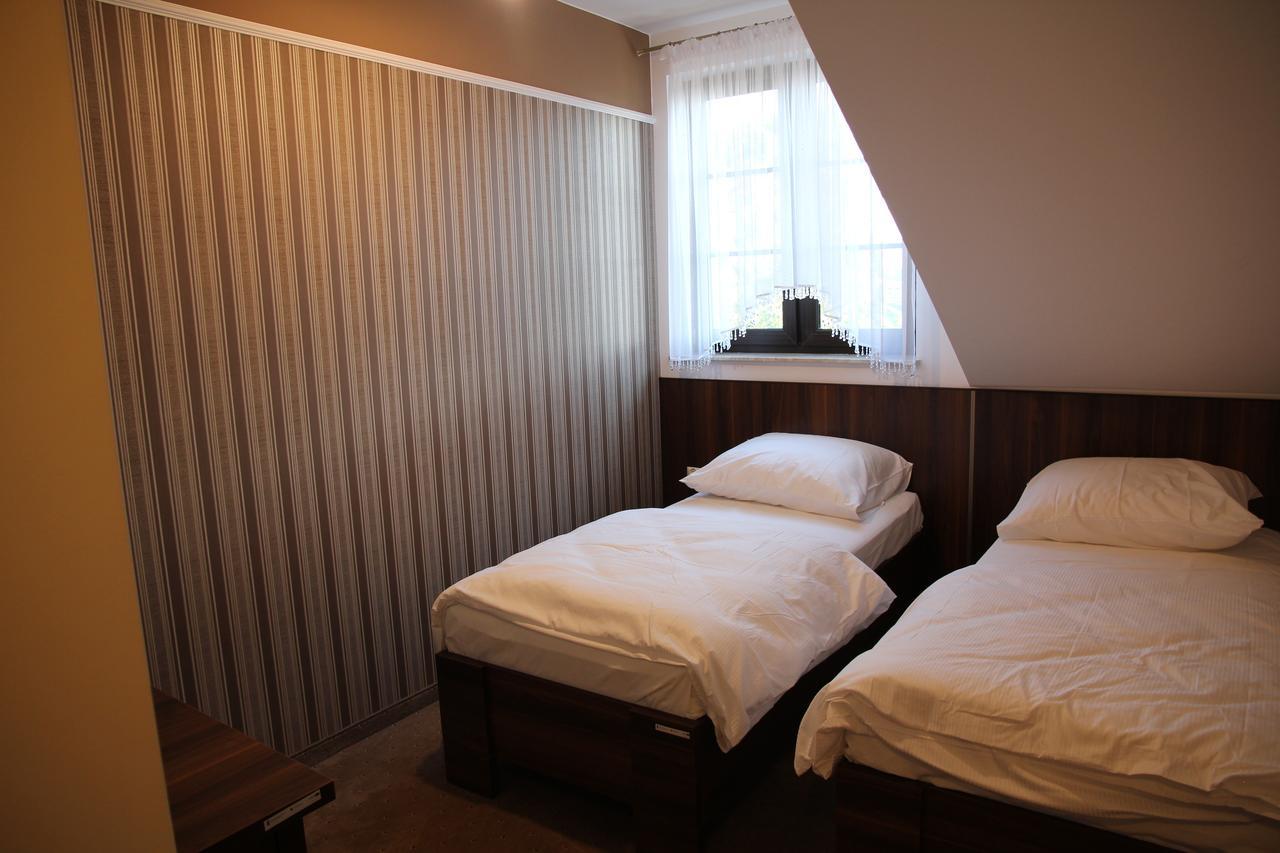 Gosciniec Pod Mlynem Hotel Inowroclaw Esterno foto