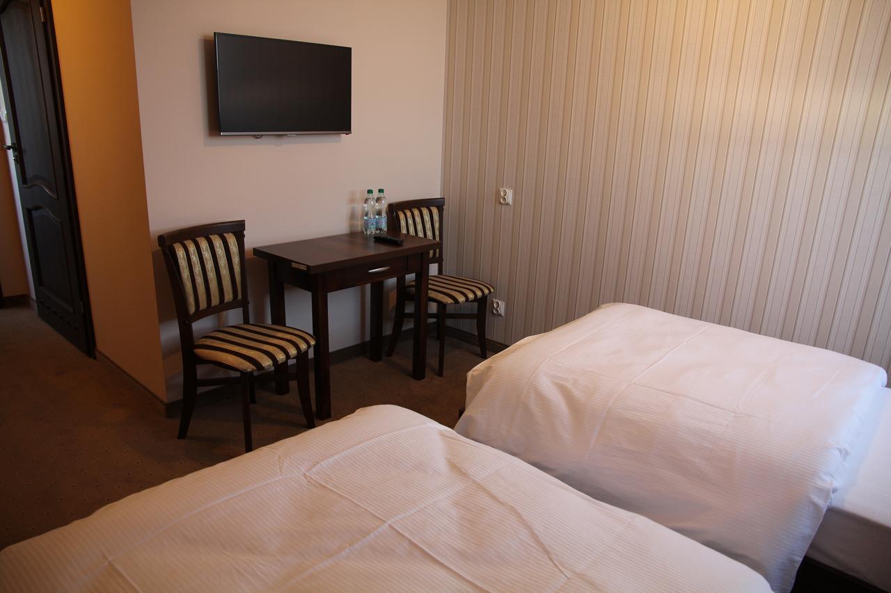 Gosciniec Pod Mlynem Hotel Inowroclaw Esterno foto
