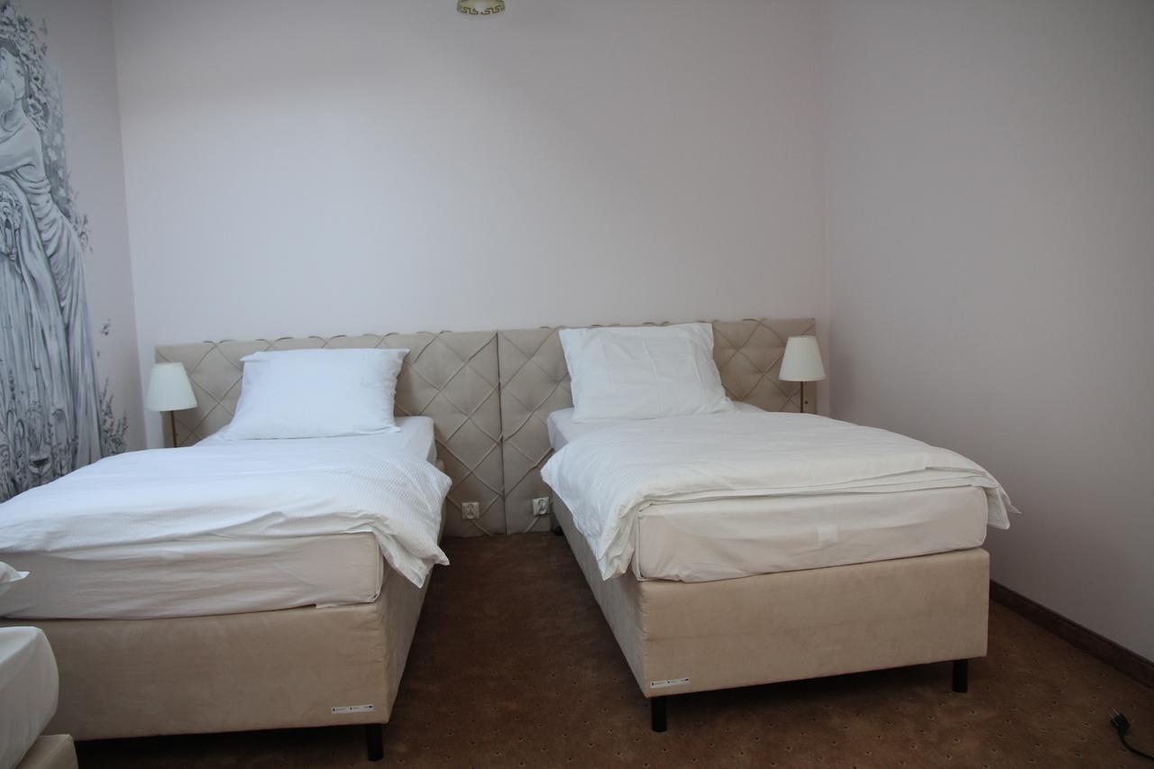 Gosciniec Pod Mlynem Hotel Inowroclaw Esterno foto