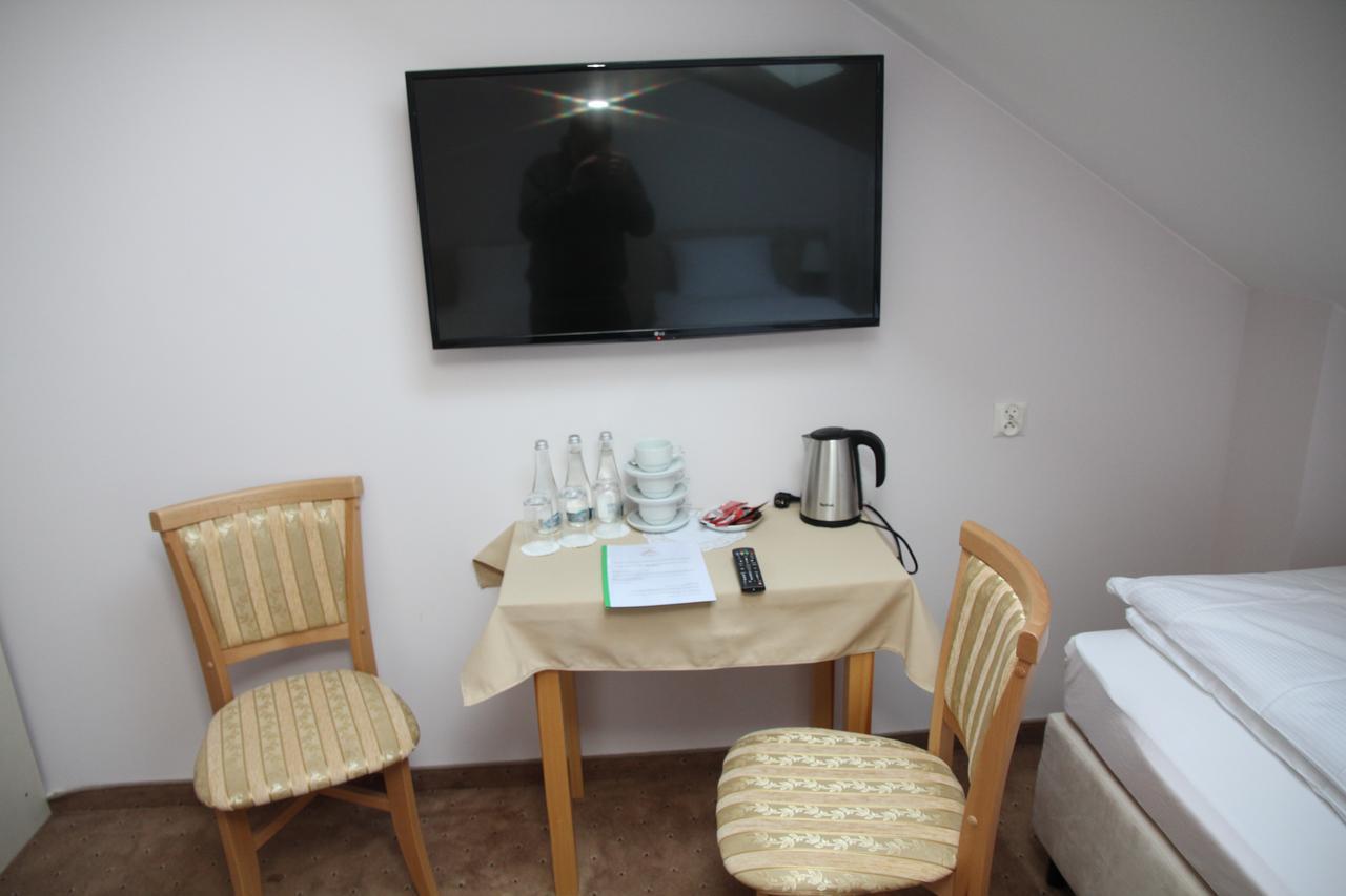 Gosciniec Pod Mlynem Hotel Inowroclaw Esterno foto