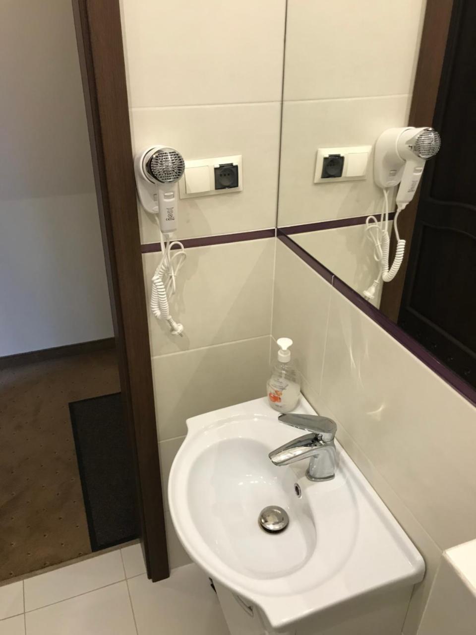 Gosciniec Pod Mlynem Hotel Inowroclaw Esterno foto