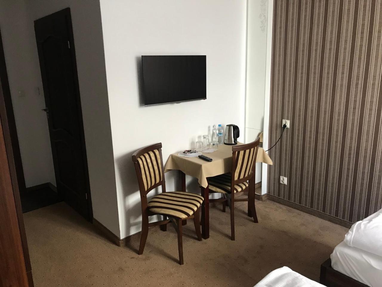Gosciniec Pod Mlynem Hotel Inowroclaw Esterno foto
